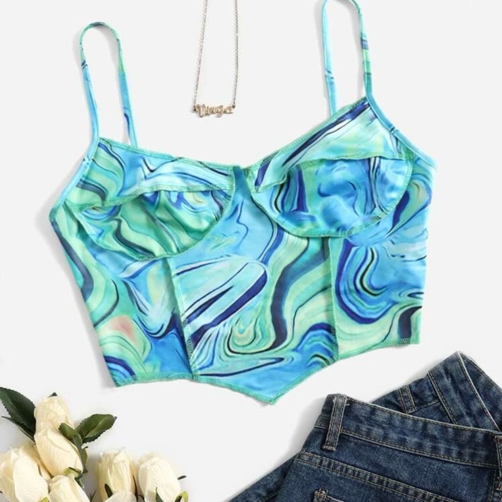 abstract wave design crop top